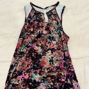 Lululemon size 2 top. Worn twice.